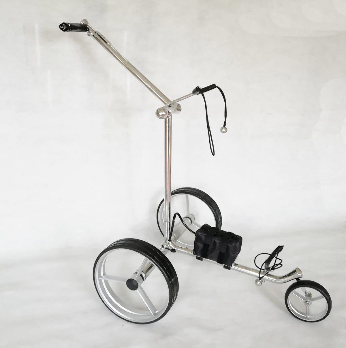chariot de golf pour golf suisse en inox électrique PHENOM-1600