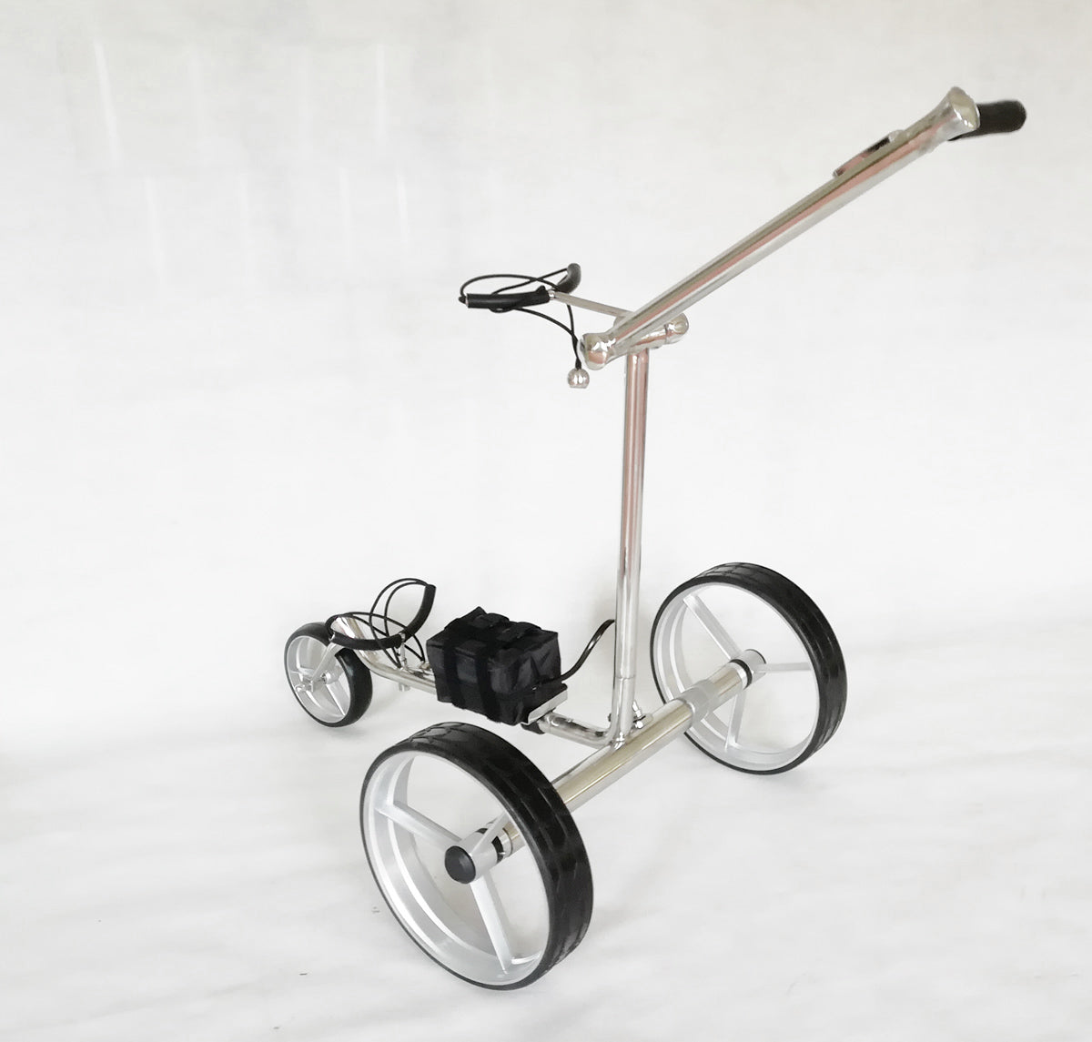 chariot de golf pour golf suisse en inox électrique PHENOM-1600