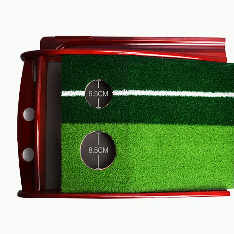 Stylish desk putting mat.