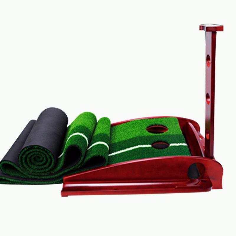 Stylish desk putting mat.